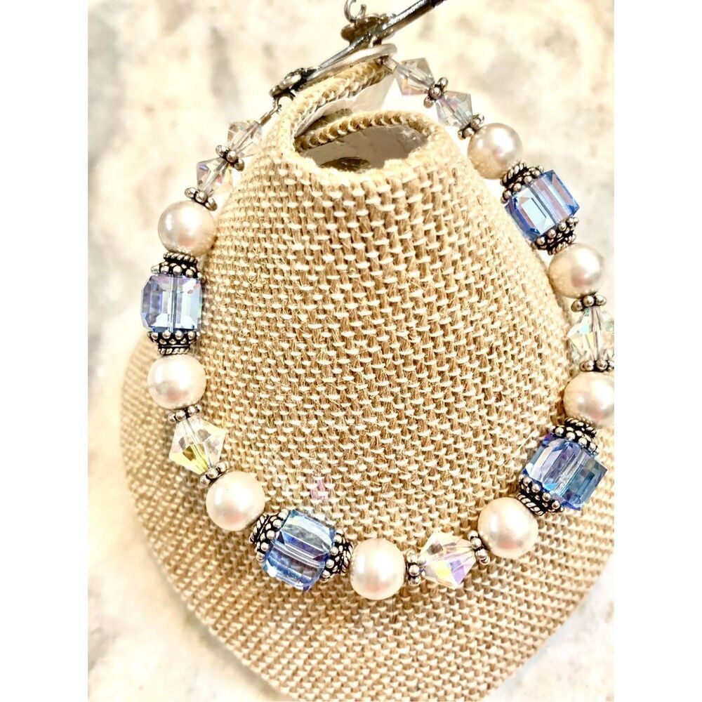 Handmade Vintage Pearl and Austria Crystal Bracelet #light sapphire #pearl